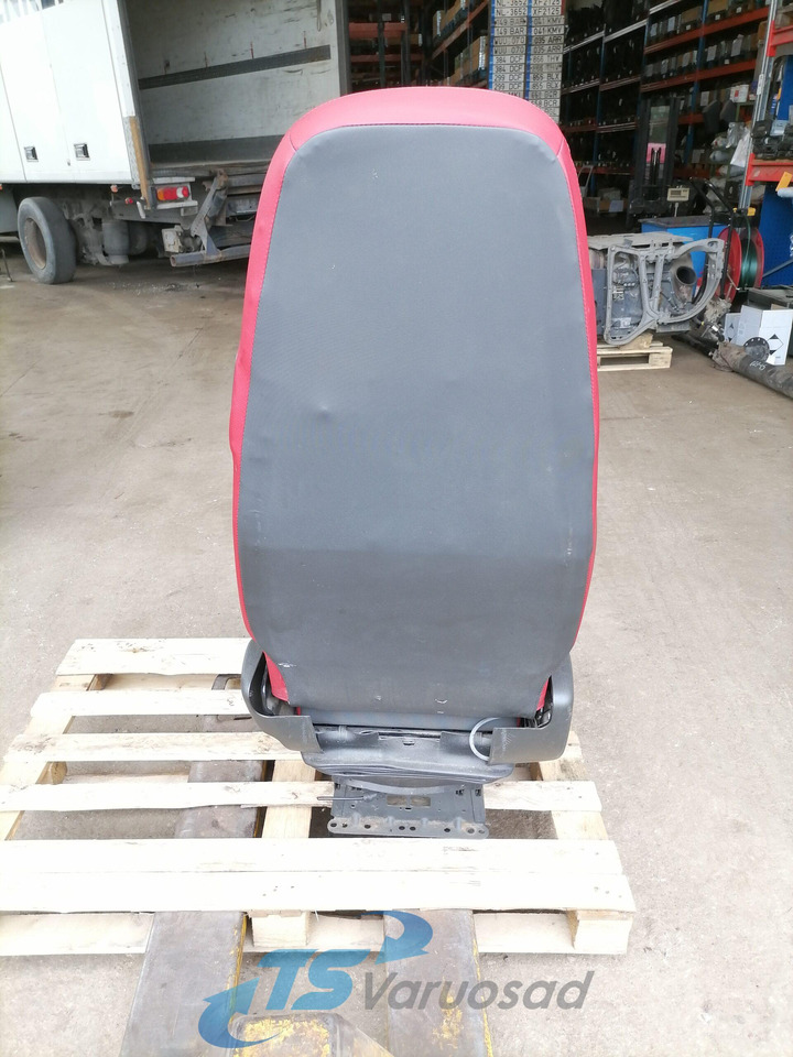 Volvo Passenger seat 82201647 - Sitz für LKW: das Bild 4 Volvo Passenger seat 82201647 - Sitz für LKW: das Bild 4