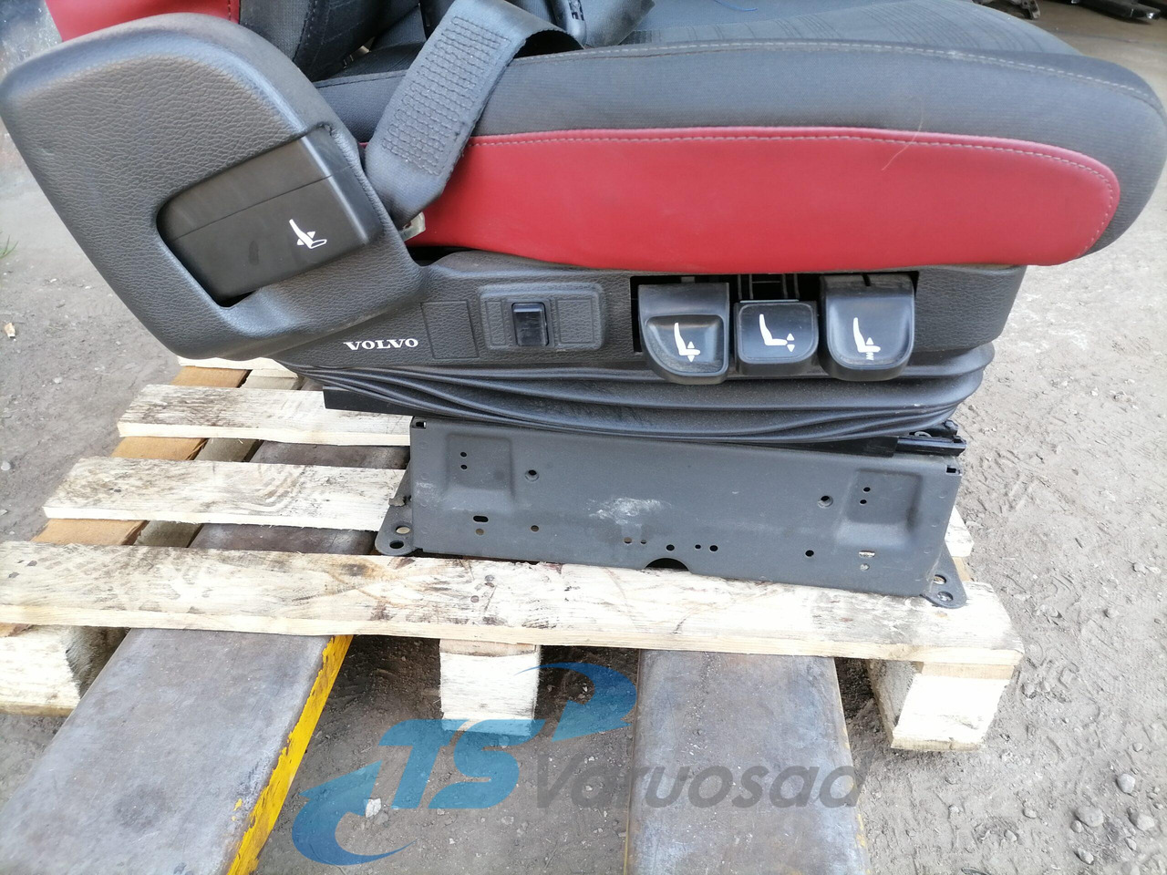 Volvo Passenger seat 82201647 - Sitz für LKW: das Bild 3 Volvo Passenger seat 82201647 - Sitz für LKW: das Bild 3