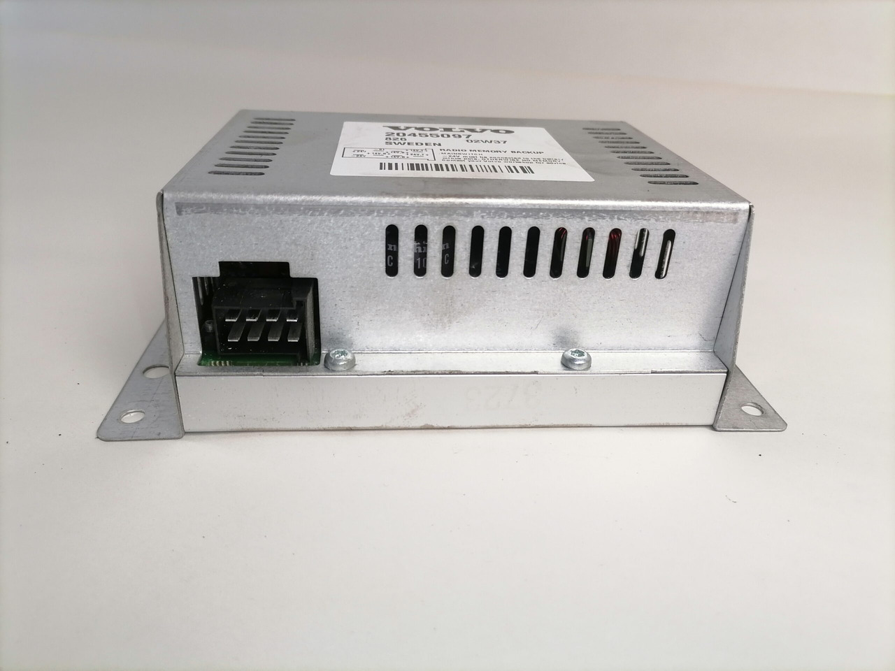 Volvo Radio Memory Backup 20455097 - Steuergerät für LKW: das Bild 2 Volvo Radio Memory Backup 20455097 - Steuergerät für LKW: das Bild 2