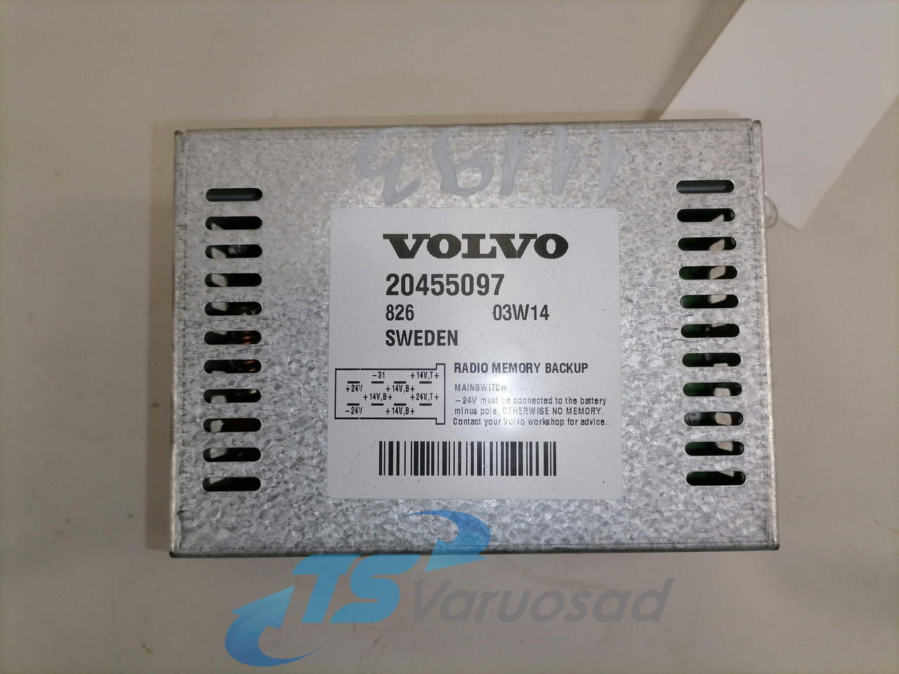 Volvo Radio Memory Backup 20455097 - Steuergerät für LKW: das Bild 2 Volvo Radio Memory Backup 20455097 - Steuergerät für LKW: das Bild 2
