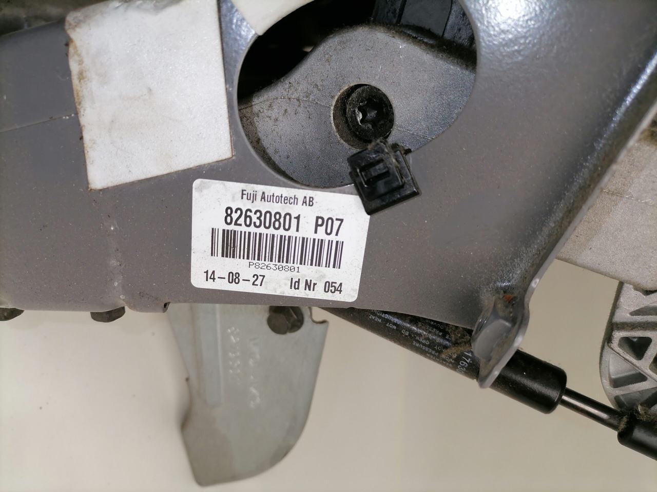 Volvo Roolisammas 82630801 - Lenksäule für LKW: das Bild 5 Volvo Roolisammas 82630801 - Lenksäule für LKW: das Bild 5
