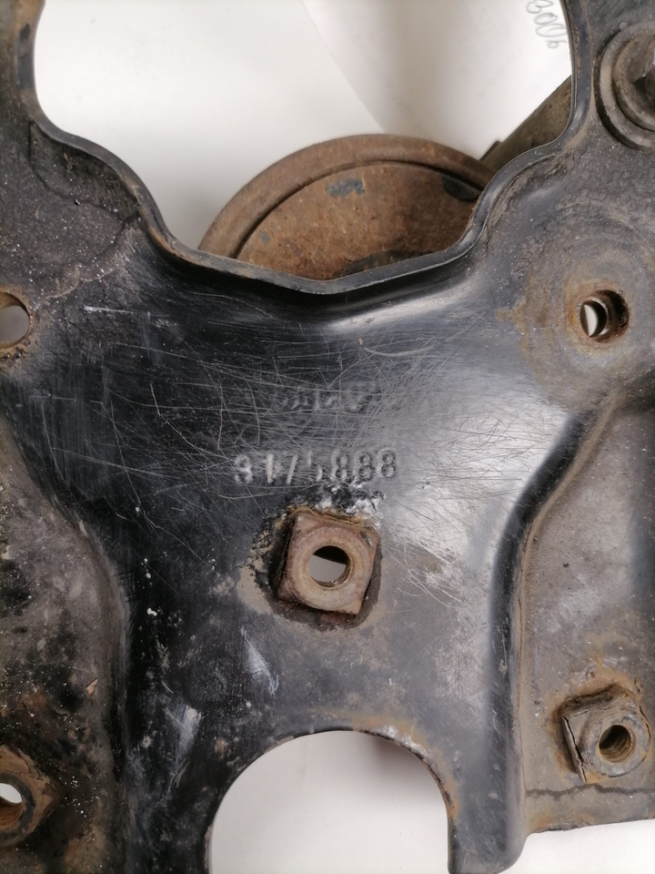 Volvo light bracket 3175888 - Lichter/ Leuchten für LKW: das Bild 3 Volvo light bracket 3175888 - Lichter/ Leuchten für LKW: das Bild 3