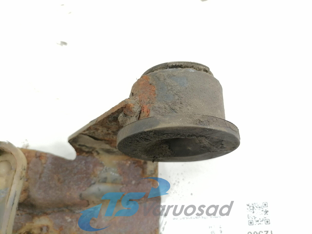 Volvo lower grille carrier hinge 20545094 - Kühlergrill für LKW: das Bild 3 Volvo lower grille carrier hinge 20545094 - Kühlergrill für LKW: das Bild 3