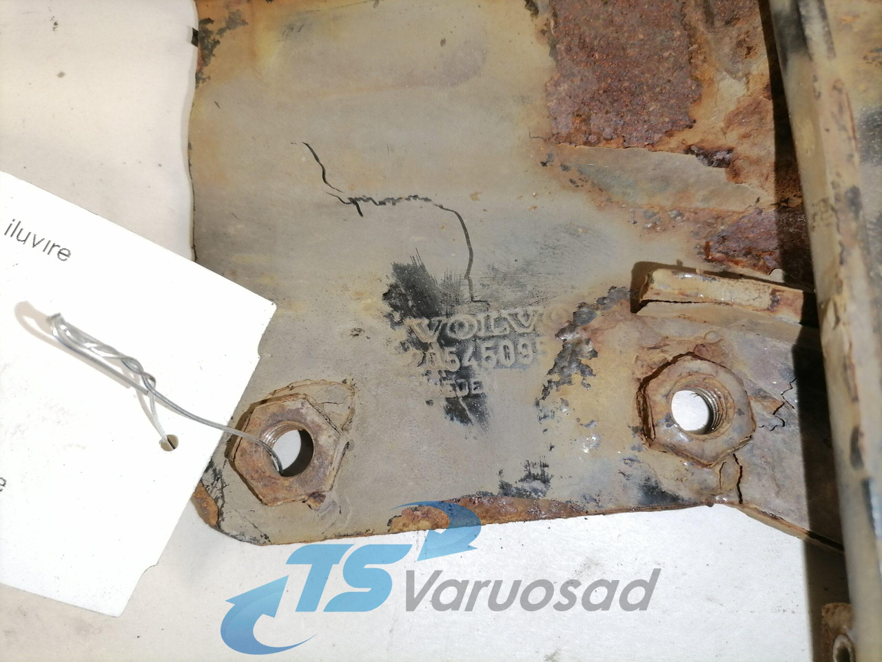 Volvo lower grille carrier hinge 20545095 - Kühlergrill für LKW: das Bild 3 Volvo lower grille carrier hinge 20545095 - Kühlergrill für LKW: das Bild 3