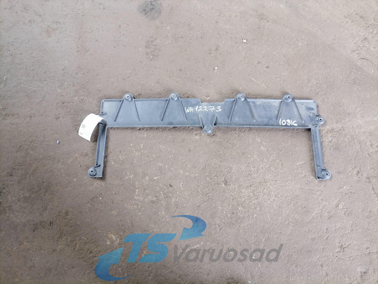 Volvo plastic 82153140 - Kühlergrill für LKW: das Bild 2 Volvo plastic 82153140 - Kühlergrill für LKW: das Bild 2