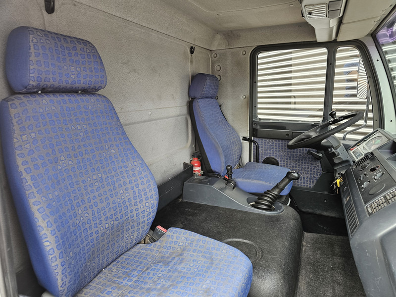 Autotransporter LKW MAN LE 12.180 / OPRIJ / MACHINE TRANSPORT: das Bild 12