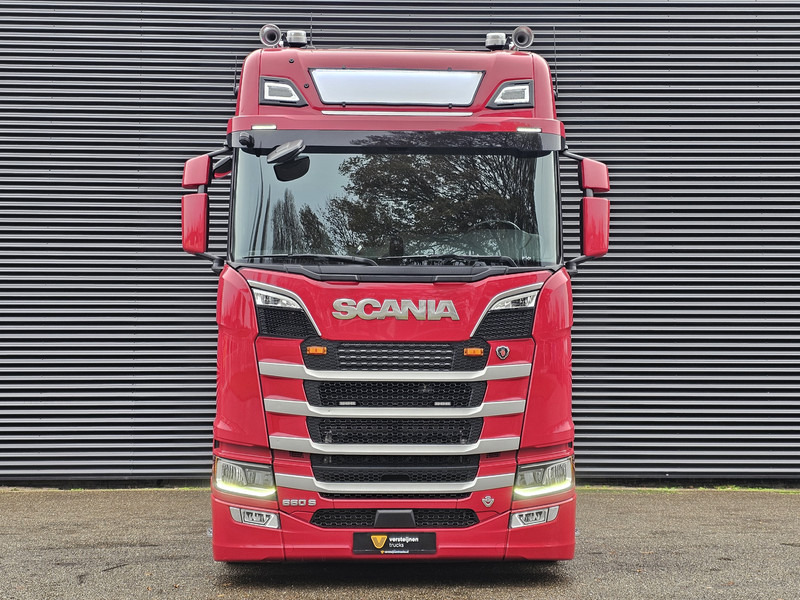 Scania S660 V8 6X2/4 / RETARDER / FULL AIR / HYDRAULIC - Sattelzugmaschine: das Bild 5 Scania S660 V8 6X2/4 / RETARDER / FULL AIR / HYDRAULIC - Sattelzugmaschine: das Bild 5