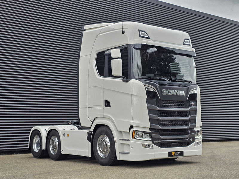 Scania S660 V8 6x2/4 / 2 x PTO / PARKING COOLER / FULL AIR - Sattelzugmaschine: das Bild 4 Scania S660 V8 6x2/4 / 2 x PTO / PARKING COOLER / FULL AIR - Sattelzugmaschine: das Bild 4