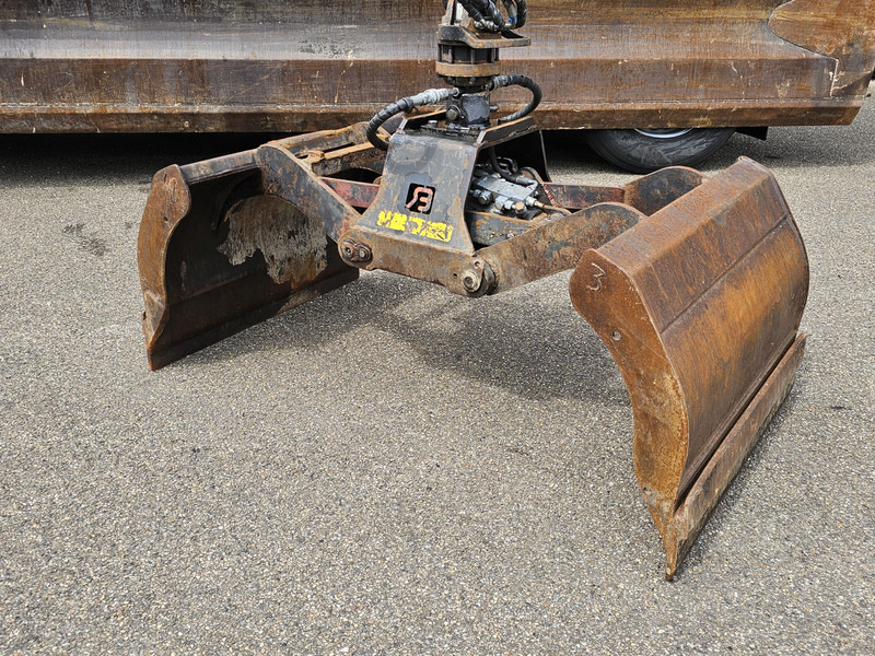 Tatra 6X6 / T158/II / 2 SIDE TIPPER - HMF Z CRANE - Kipper, Autokran: das Bild 5 Tatra 6X6 / T158/II / 2 SIDE TIPPER - HMF Z CRANE - Kipper, Autokran: das Bild 5