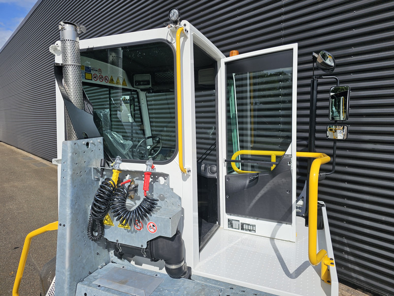 Terminaltraktor Terberg YT193 / !!NEW!! / TERMINAL / RANGEERTREKKER: das Bild 11 Terminaltraktor Terberg YT193 / !!NEW!! / TERMINAL / RANGEERTREKKER: das Bild 11