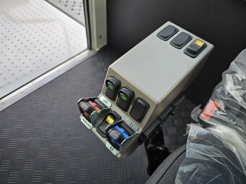 Terminaltraktor Terberg YT193 / !!NEW!! / TERMINAL / RANGEERTREKKER: das Bild 18 Terminaltraktor Terberg YT193 / !!NEW!! / TERMINAL / RANGEERTREKKER: das Bild 18