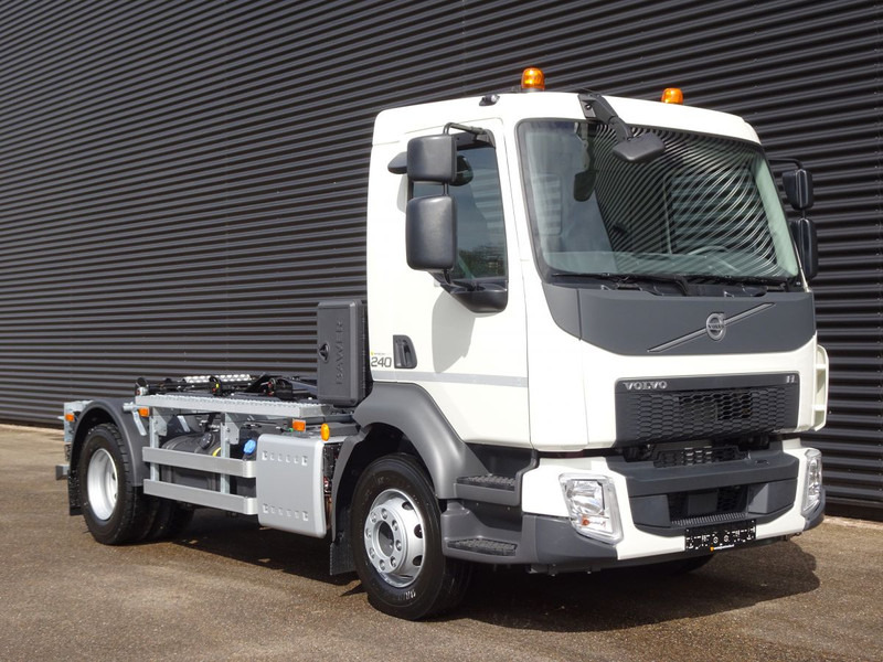 Volvo FL 240 NEW / 4X2 / HAAKARM / AMPIROLLE - Abrollkipper: das Bild 3 Volvo FL 240 NEW / 4X2 / HAAKARM / AMPIROLLE - Abrollkipper: das Bild 3