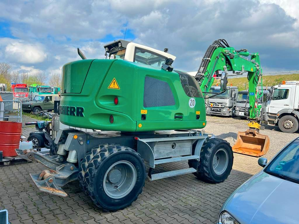 Liebherr A 912 Compact 3X Löffel 3 X Buckets Liebherr A 912 Compact guter Zustand - Mobilbagger: das Bild 5 Liebherr A 912 Compact 3X Löffel 3 X Buckets Liebherr A 912 Compact guter Zustand - Mobilbagger: das Bild 5