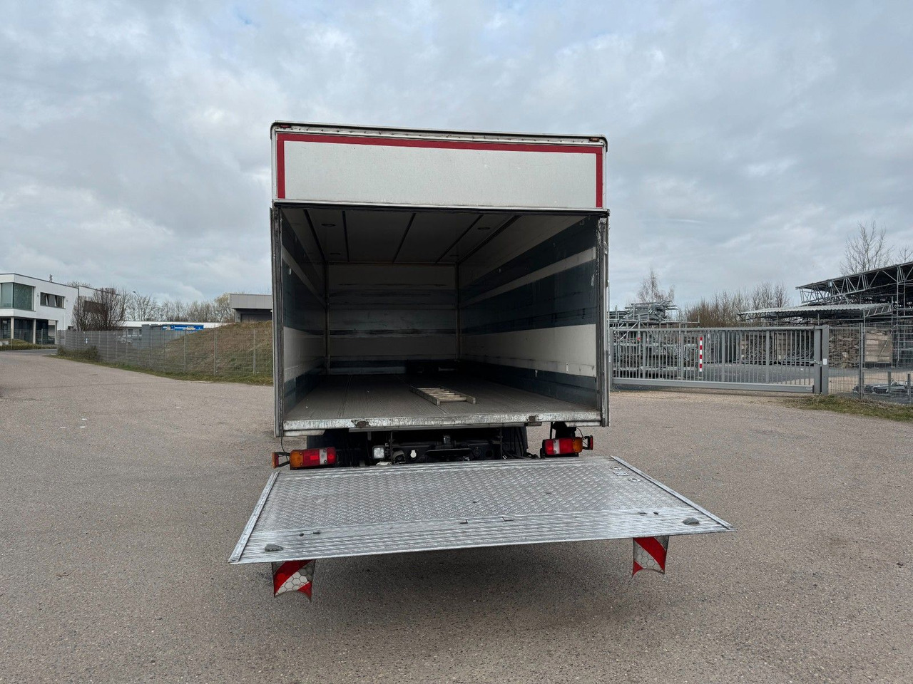 Koffer LKW MAN 15.290 4X2 Koffer mit Hebebühne AHK: das Bild 9