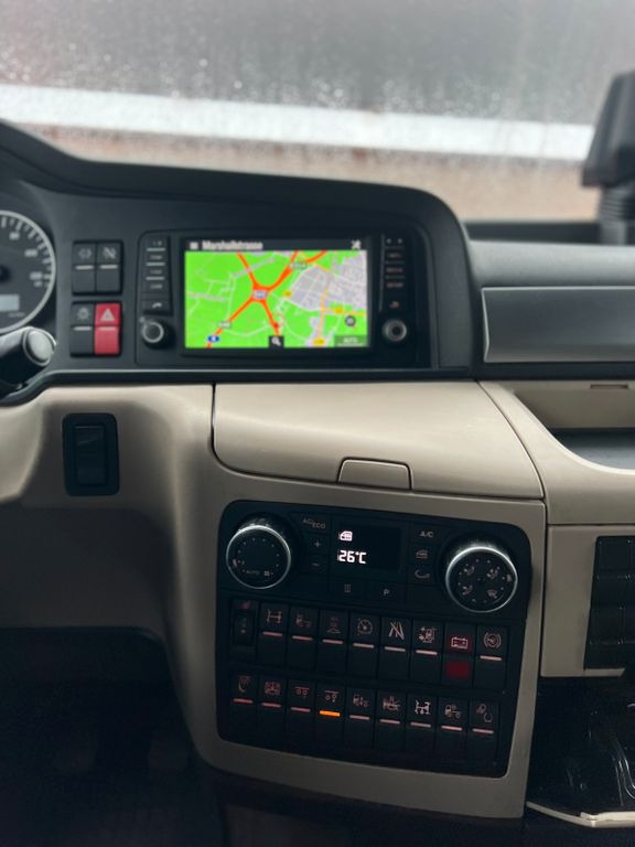 MAN 26.460 6X2 Retarder Klima Navigation guter Zust. MAN 26.460 6X2 Retarder Klima Navigation guter Zust. - Abrollkipper: das Bild 4 MAN 26.460 6X2 Retarder Klima Navigation guter Zust. MAN 26.460 6X2 Retarder Klima Navigation guter Zust. - Abrollkipper: das Bild 4