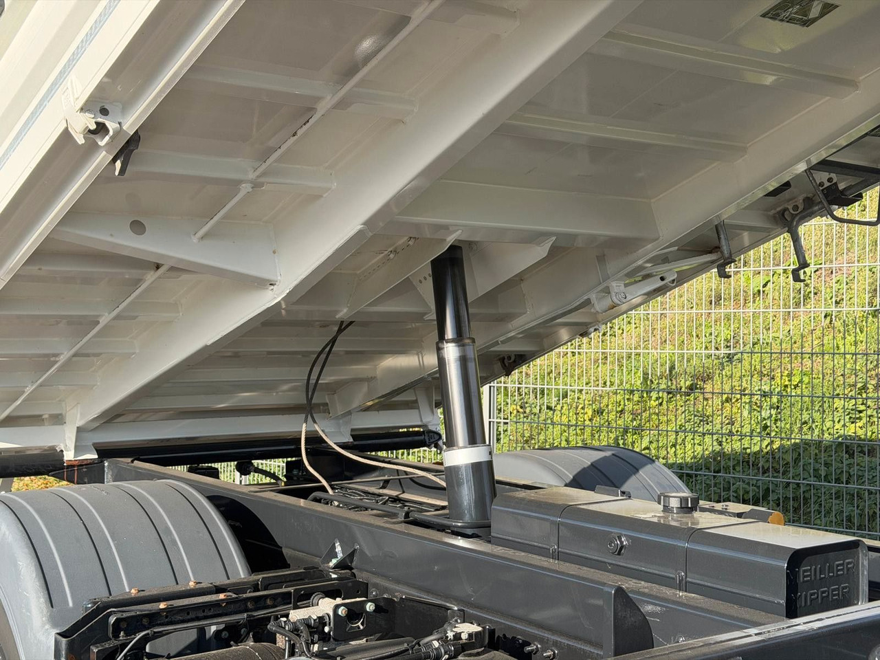 MAN 8.220 4x2 Meiller 3S. Kipper | TOP Zustand! - Kipper Transporter: das Bild 3 MAN 8.220 4x2 Meiller 3S. Kipper | TOP Zustand! - Kipper Transporter: das Bild 3