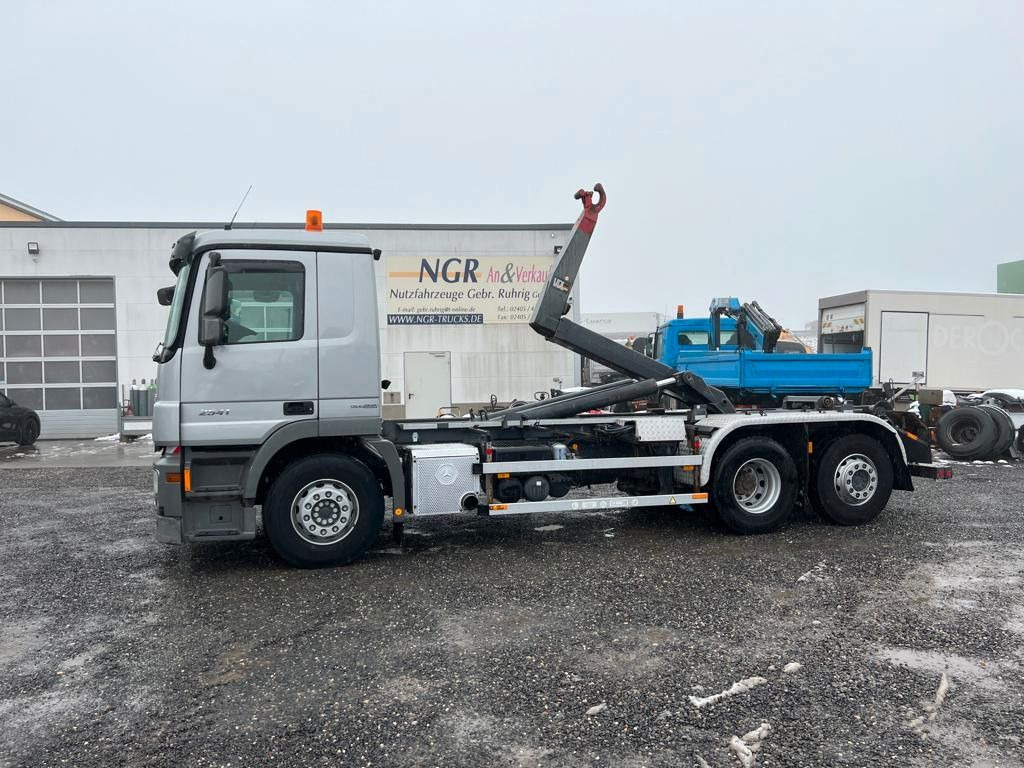 Mercedes-Benz 2541 6X2 VDL Abroller mit Hydr. Verriegelung - Abrollkipper: das Bild 1 Mercedes-Benz 2541 6X2 VDL Abroller mit Hydr. Verriegelung - Abrollkipper: das Bild 1