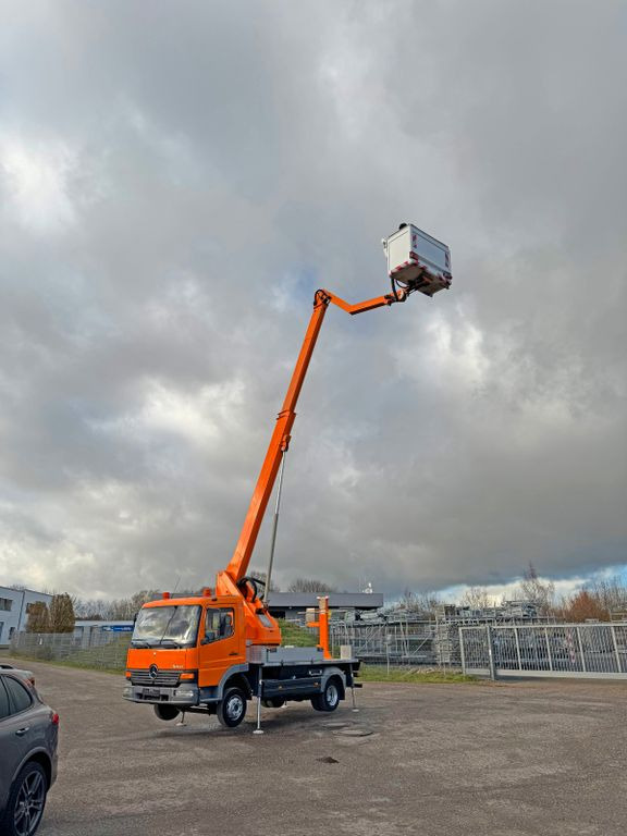 Mercedes-Benz 815 4x2 Hubarbeitsbühne Wumag 170 high 17 m Mercedes-Benz 815 4x2 Hubarbeitsbühne Wumag 170 high 17 m - LKW mit Arbeitsbühne, Transporter: das Bild 1 Mercedes-Benz 815 4x2 Hubarbeitsbühne Wumag 170 high 17 m Mercedes-Benz 815 4x2 Hubarbeitsbühne Wumag 170 high 17 m - LKW mit Arbeitsbühne, Transporter: das Bild 1