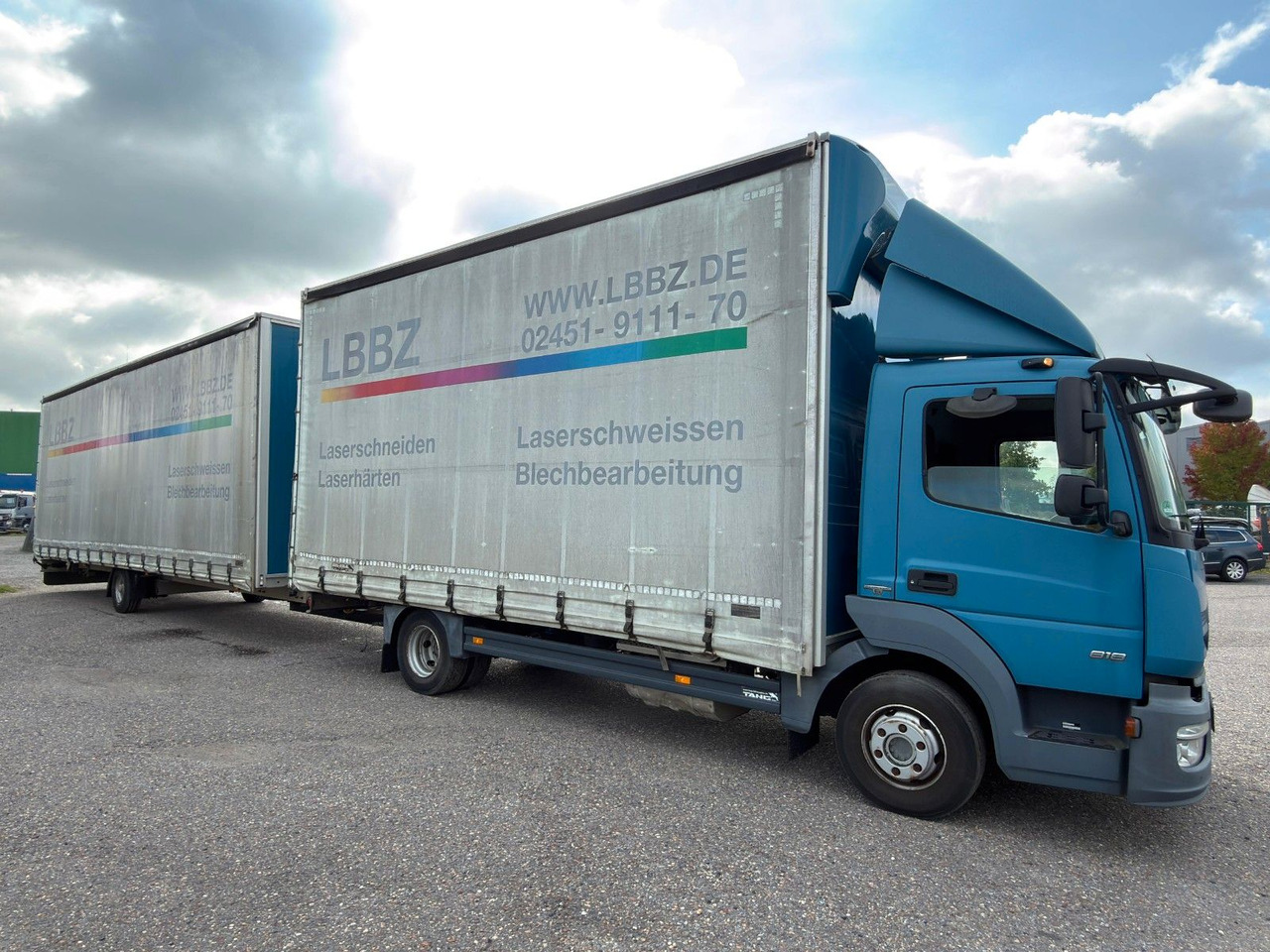 Mercedes-Benz 818 4X2 Pritsche & Plane & Tang Pritsche & Plane Mercedes-Benz 818 4X2 Pritsche & Plane & Tang Pritsche & Plane - Planen Transporter: das Bild 5 Mercedes-Benz 818 4X2 Pritsche & Plane & Tang Pritsche & Plane Mercedes-Benz 818 4X2 Pritsche & Plane & Tang Pritsche & Plane - Planen Transporter: das Bild 5