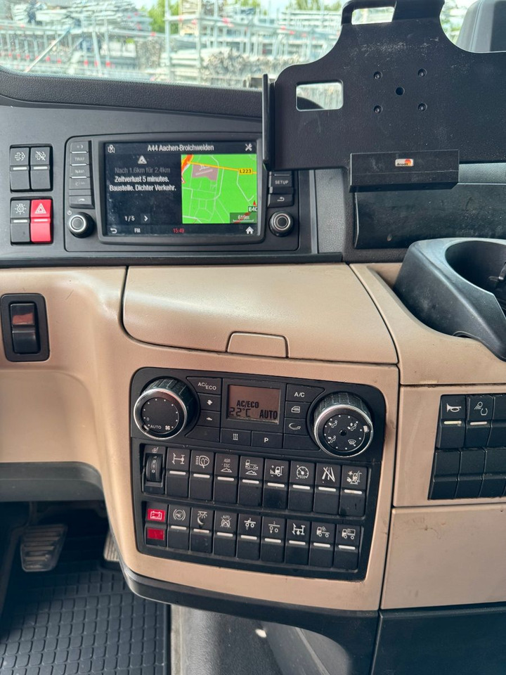 MAN 18.460 4X2 & Langendorf Stahl / Aluminium 24 kub - Sattelzugmaschine: das Bild 4 MAN 18.460 4X2 & Langendorf Stahl / Aluminium 24 kub - Sattelzugmaschine: das Bild 4