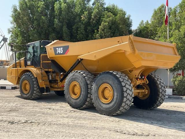 CAT 745 - Knickgelenkter Dumper: das Bild 2 CAT 745 - Knickgelenkter Dumper: das Bild 2