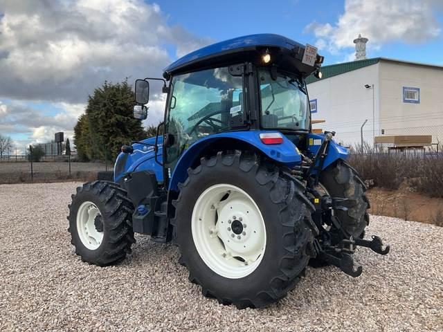 New Holland T5.100 - Traktor: das Bild 2 New Holland T5.100 - Traktor: das Bild 2
