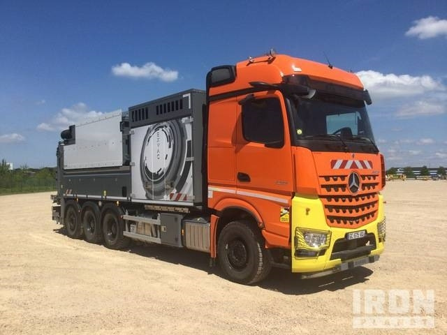 Rivard - Mercedes-Benz EXVAC - Arocs 3253 8x4 - Saug-/ Spülfahrzeug: das Bild 2 Rivard - Mercedes-Benz EXVAC - Arocs 3253 8x4 - Saug-/ Spülfahrzeug: das Bild 2