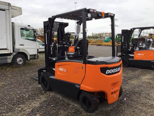 Doosan B35X-7 PLUS - Elektrostapler: das Bild 2 Doosan B35X-7 PLUS - Elektrostapler: das Bild 2