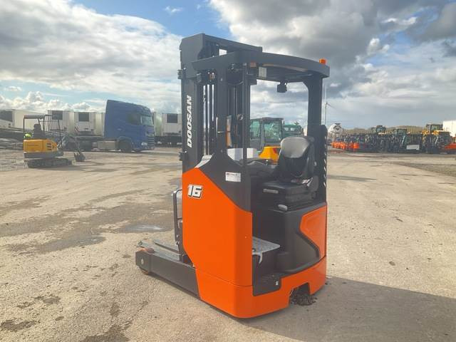 Doosan BR16JW-9 - Schubmaststapler: das Bild 2 Doosan BR16JW-9 - Schubmaststapler: das Bild 2
