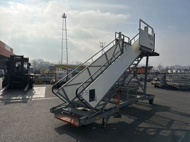 SPS PT-15-2 - Passagiertreppe: das Bild 1 SPS PT-15-2 - Passagiertreppe: das Bild 1