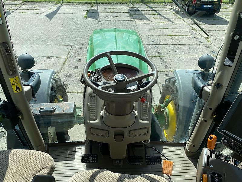 Traktor John Deere 6215R AutoPowr: das Bild 10 Traktor John Deere 6215R AutoPowr: das Bild 10