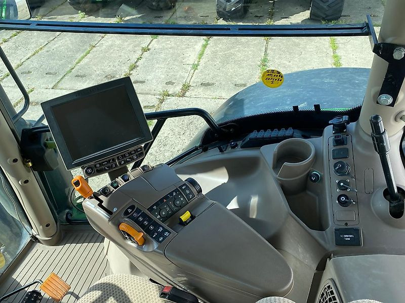 Traktor John Deere 6215R AutoPowr: das Bild 11 Traktor John Deere 6215R AutoPowr: das Bild 11