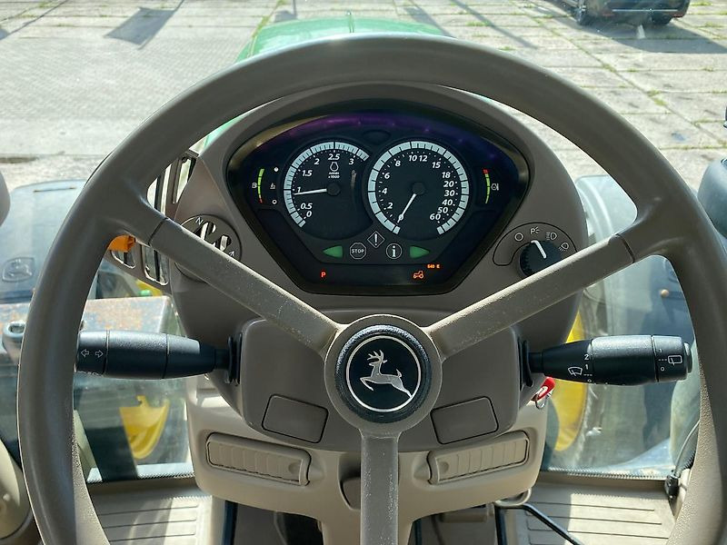 Traktor John Deere 6215R AutoPowr: das Bild 15 Traktor John Deere 6215R AutoPowr: das Bild 15