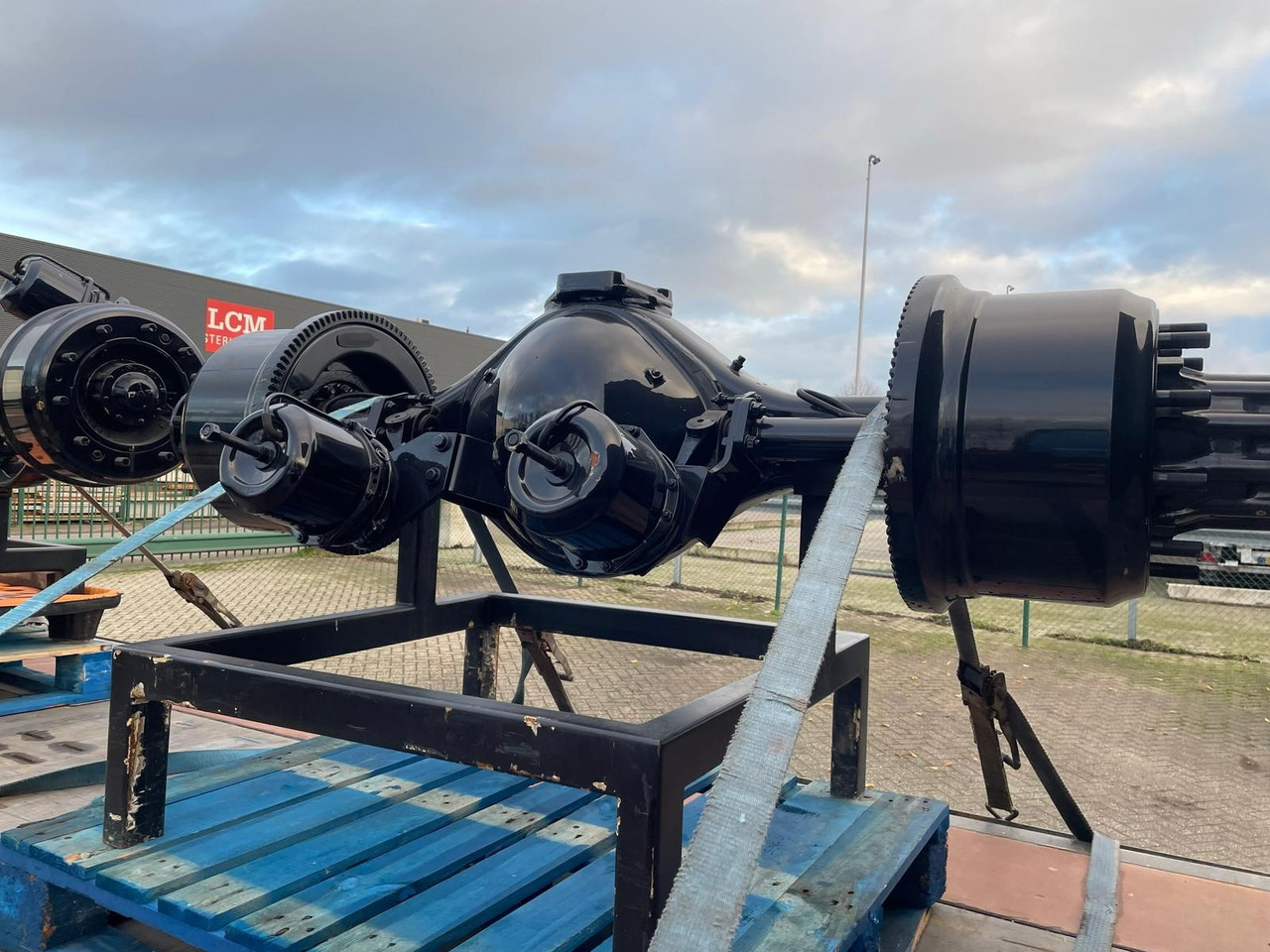 DAF vooras + achteras aandrijfas voor DAF 85/95 vrachtwagen - Achse und Teile für LKW: das Bild 3 DAF vooras + achteras aandrijfas voor DAF 85/95 vrachtwagen - Achse und Teile für LKW: das Bild 3