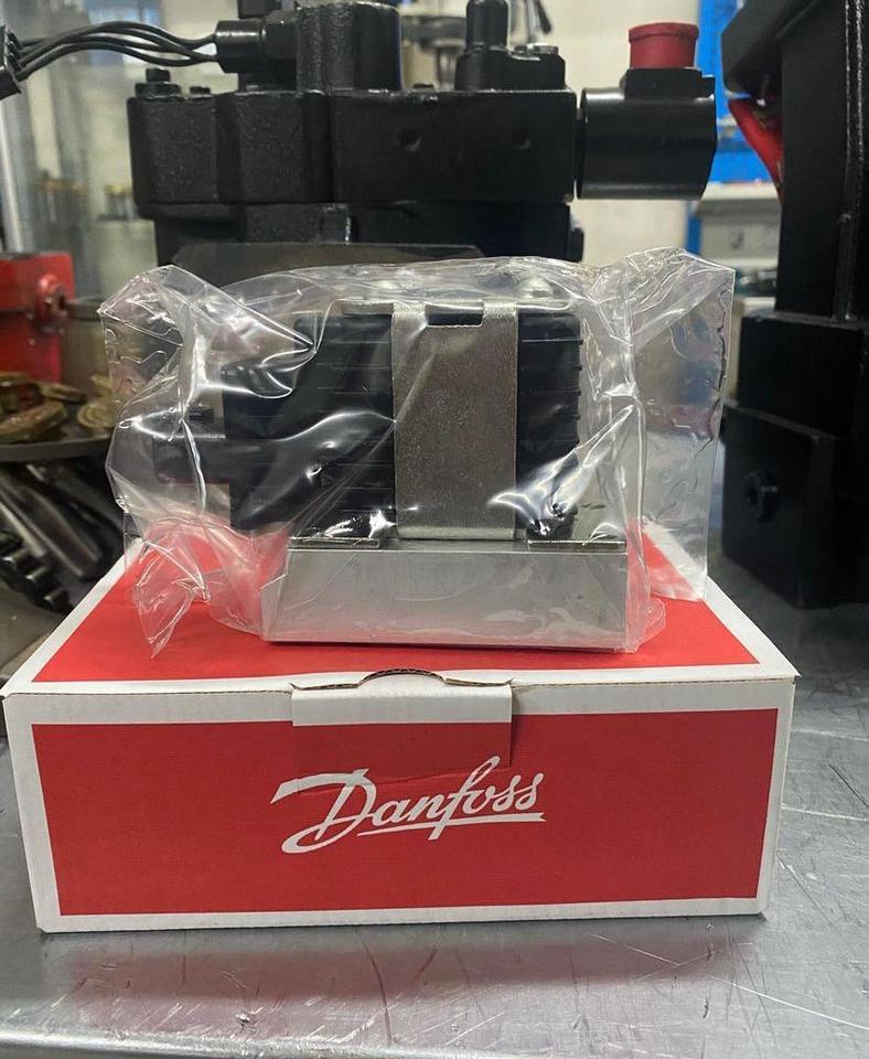 DANFOSS / SAUER PRESSURE CONTROL VALVE MCV116A3204 - Hydraulik ventil für Baumaschine: das Bild 1 DANFOSS / SAUER PRESSURE CONTROL VALVE MCV116A3204 - Hydraulik ventil für Baumaschine: das Bild 1