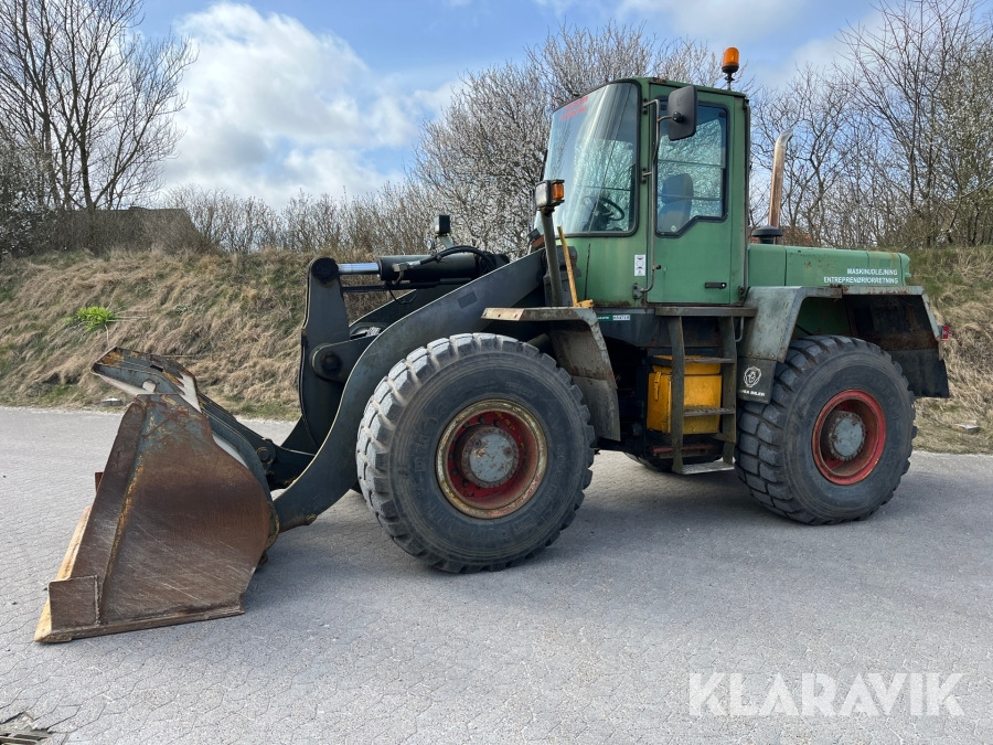 Gummiged Komatsu WA270 - Radlader: das Bild 1 Gummiged Komatsu WA270 - Radlader: das Bild 1