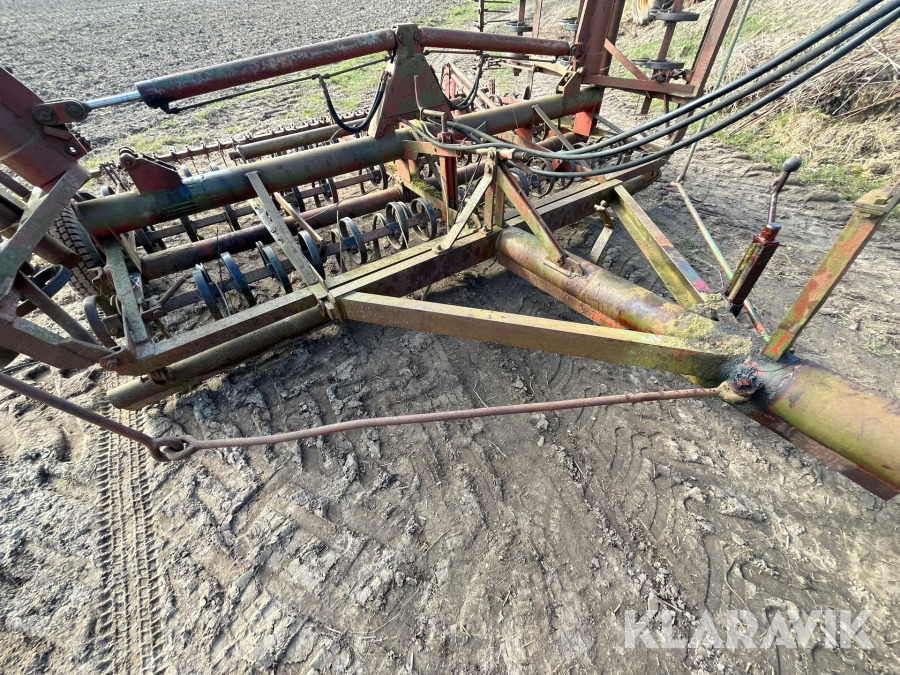 Harve Kverneland 7 meter - Technik für Bodenbearbeitung: das Bild 4 Harve Kverneland 7 meter - Technik für Bodenbearbeitung: das Bild 4