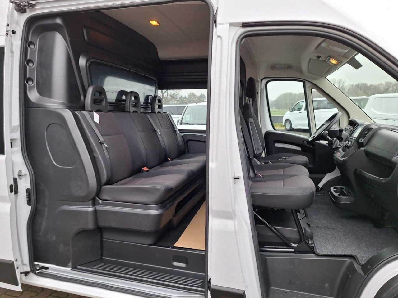 Fiat Ducato / baugl. Movano Kasten Doka mixto L4H2 - Kastenwagen, Transporter mit Doppelkabine: das Bild 4 Fiat Ducato / baugl. Movano Kasten Doka mixto L4H2 - Kastenwagen, Transporter mit Doppelkabine: das Bild 4