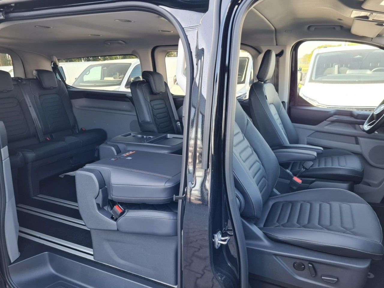 Personentransporter Ford Tourneo Custom 320 AG L2 Titanium 8 Sitze LEDER: das Bild 21