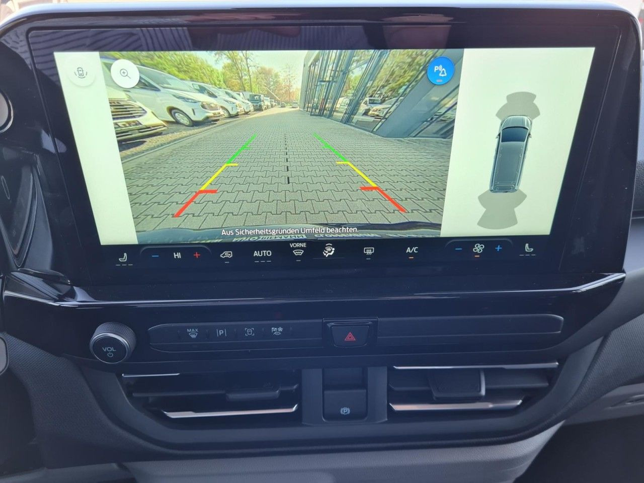 Personentransporter Ford Tourneo Custom 320 AG L2 Titanium 8 Sitze LEDER: das Bild 12