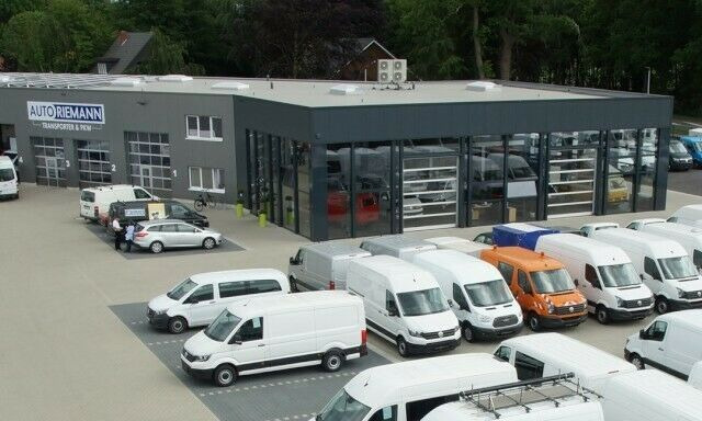 Personentransporter Ford Tourneo Custom 320 AG L2 Titanium 8 Sitze LEDER: das Bild 30