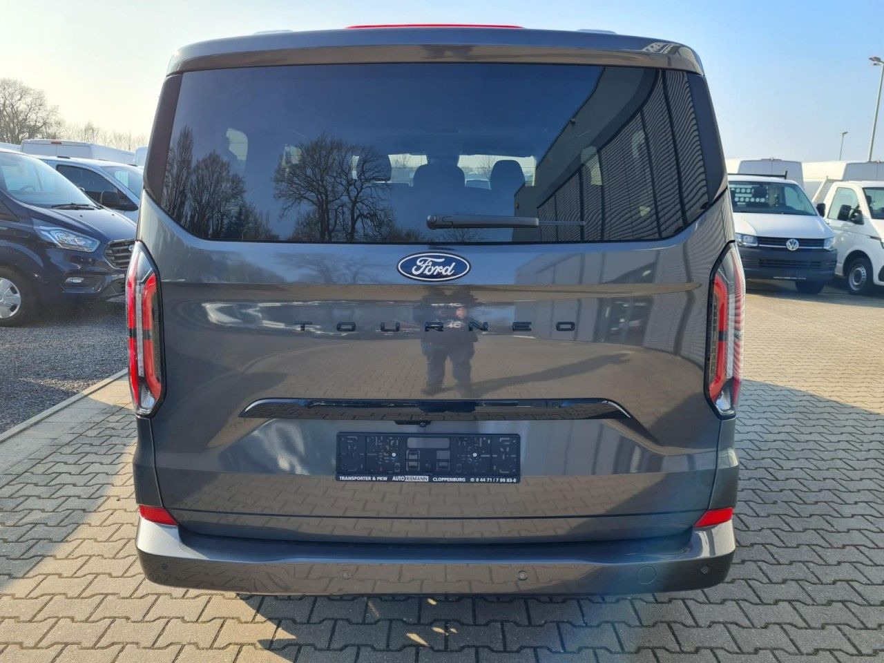 Personentransporter Ford Tourneo Custom 320 Titanium X L1 AHK LED LMF NAV: das Bild 23