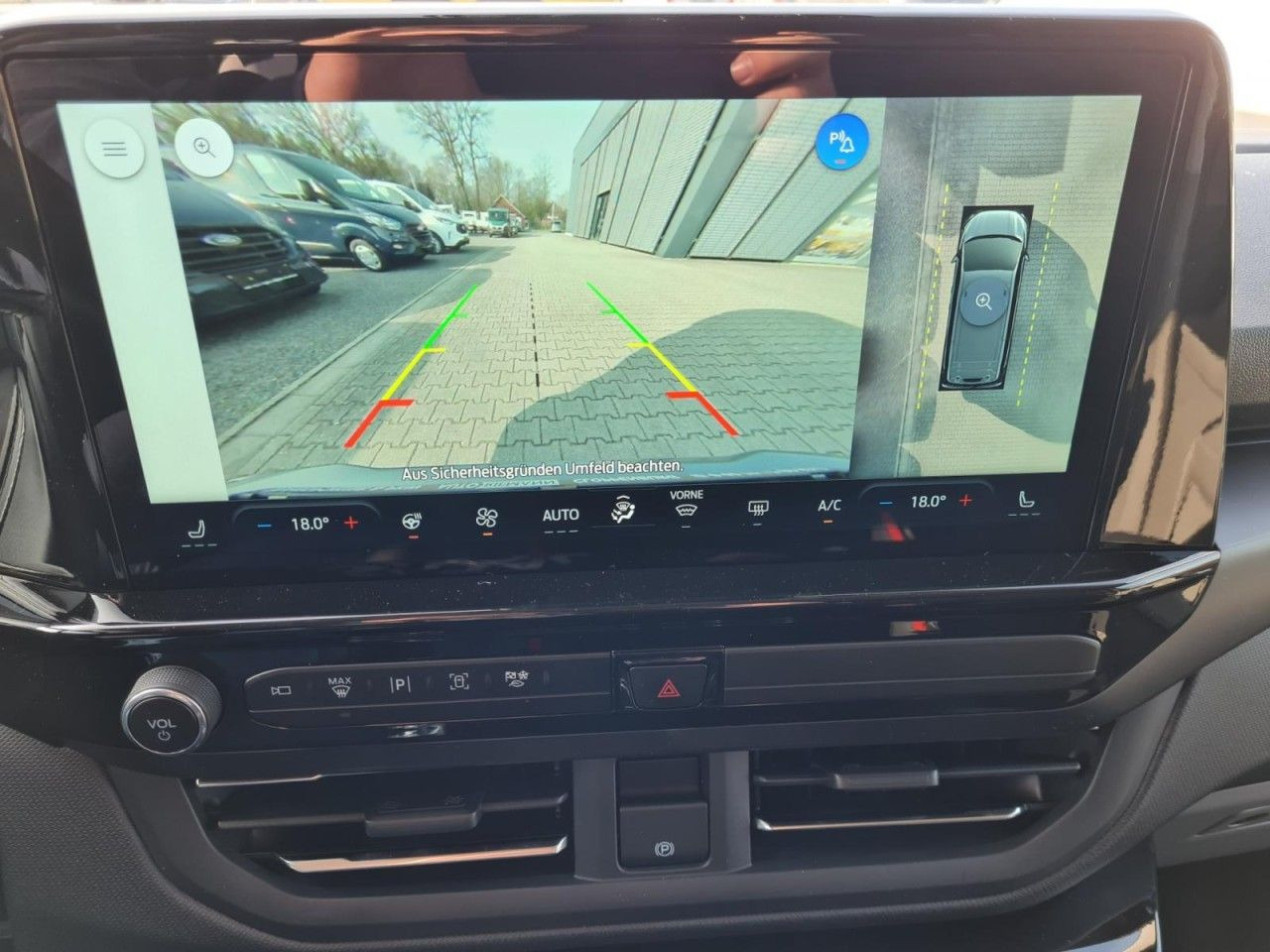 Personentransporter Ford Tourneo Custom 320 Titanium X L1 AHK LED LMF NAV: das Bild 14