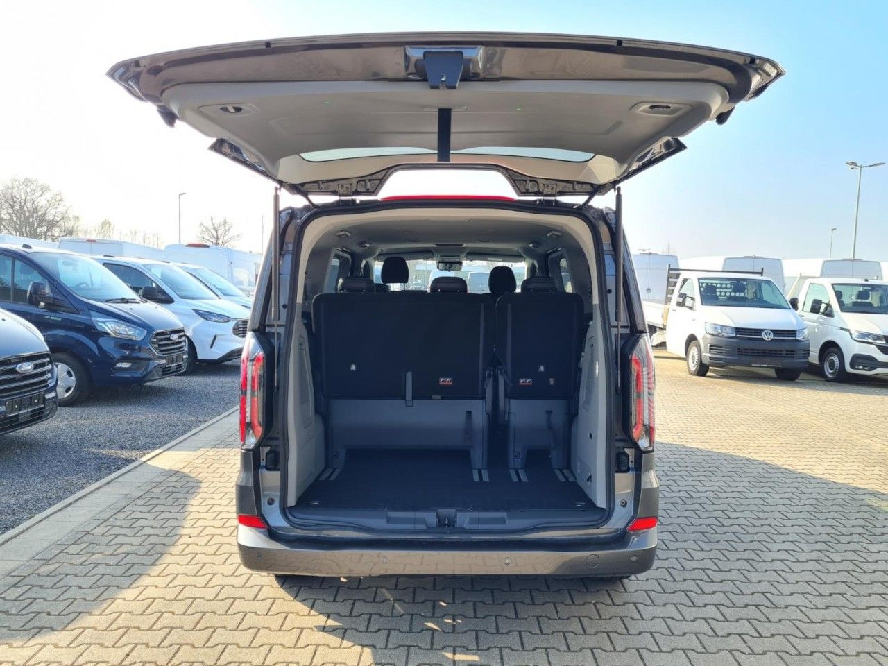Personentransporter Ford Tourneo Custom 320 Titanium X L1 AHK LED LMF NAV: das Bild 6