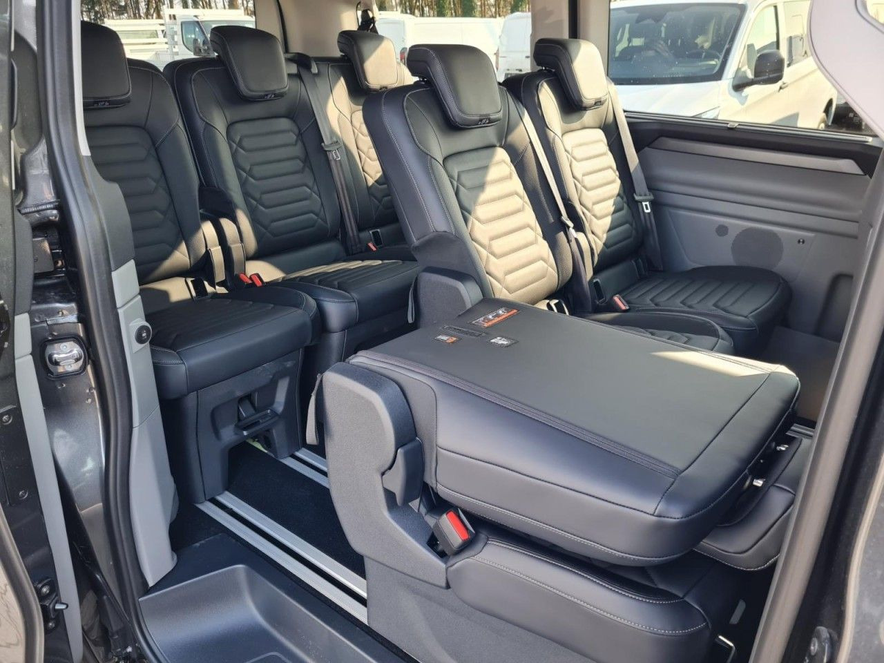 Personentransporter Ford Tourneo Custom 320 Titanium X L1 AHK LED LMF NAV: das Bild 22