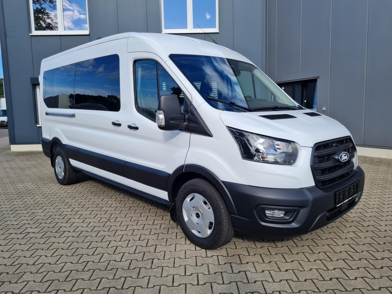 Ford Transit 350 Kombi TDCi L3 Trend 9 Sitzer AUTOMATIK - Kleinbus, Personentransporter: das Bild 3 Ford Transit 350 Kombi TDCi L3 Trend 9 Sitzer AUTOMATIK - Kleinbus, Personentransporter: das Bild 3