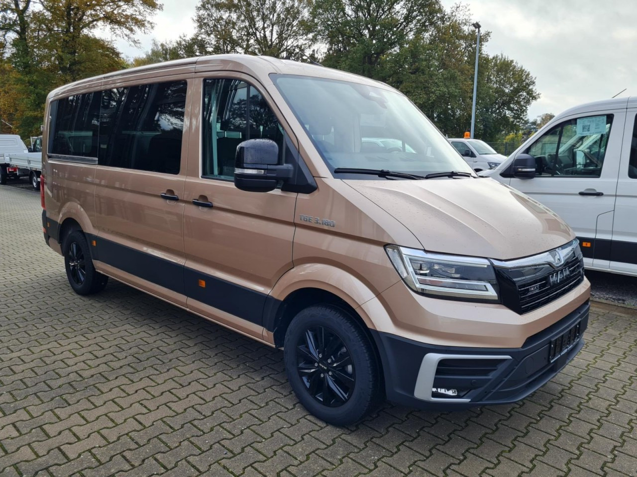 MAN Man TGE 3.180 TDi Kombi 9 Sitze ALU KAMERA LED LEDER Sonderumbau - Kleinbus, Personentransporter: das Bild 3 MAN Man TGE 3.180 TDi Kombi 9 Sitze ALU KAMERA LED LEDER Sonderumbau - Kleinbus, Personentransporter: das Bild 3