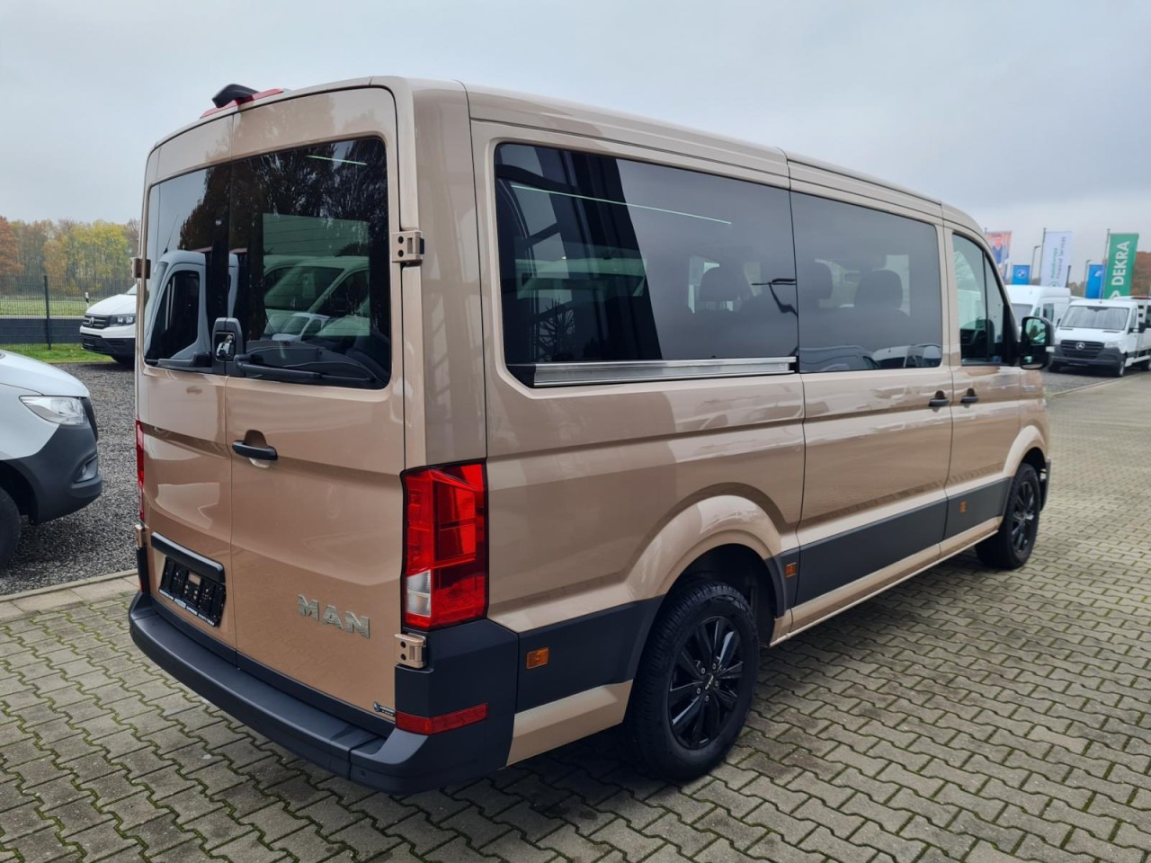 Man TGE 3.180 TDi Kombi 9 Sitze ALU KAMERA LED LEDER Sonderumbau - Kleinbus, Personentransporter: das Bild 4 Man TGE 3.180 TDi Kombi 9 Sitze ALU KAMERA LED LEDER Sonderumbau - Kleinbus, Personentransporter: das Bild 4