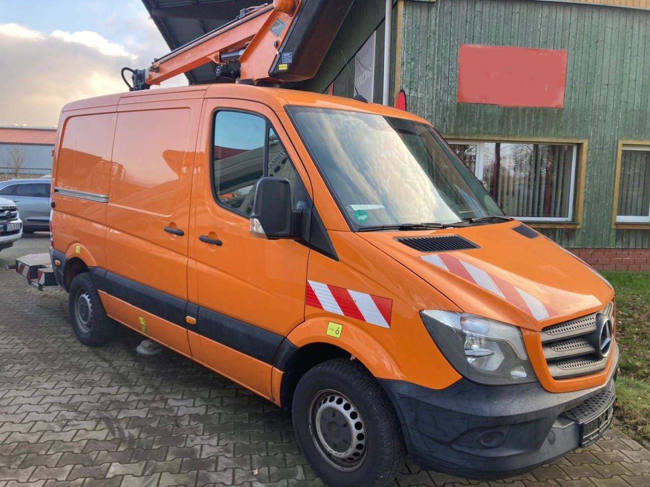 Mercedes-Benz Sprinter 316 CDI Kasten Hubarbeitsbühne KLIMA - LKW mit Arbeitsbühne: das Bild 2 Mercedes-Benz Sprinter 316 CDI Kasten Hubarbeitsbühne KLIMA - LKW mit Arbeitsbühne: das Bild 2