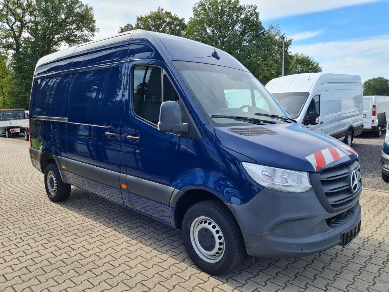 Mercedes-Benz Sprinter 316 Kasten CDI MR RWD AHK MBUX KAMERA - Kastenwagen: das Bild 3 Mercedes-Benz Sprinter 316 Kasten CDI MR RWD AHK MBUX KAMERA - Kastenwagen: das Bild 3